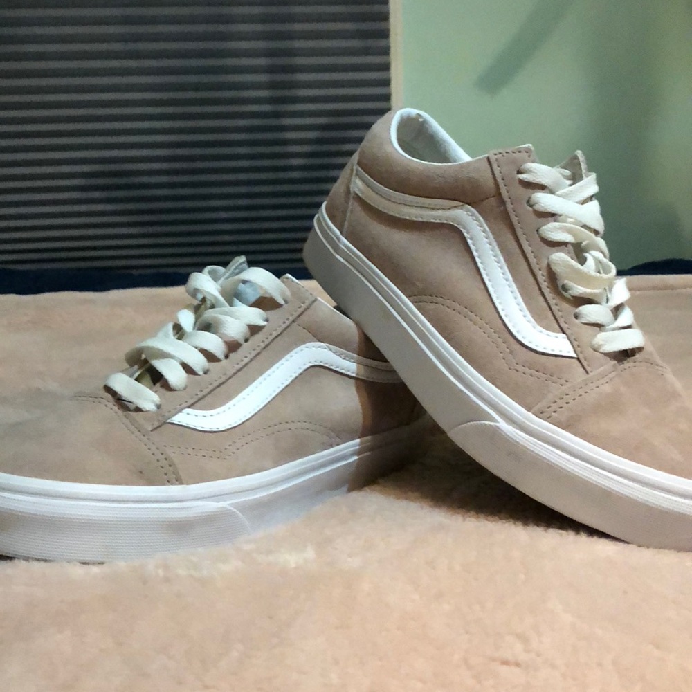 BARELY WORN SUEDE VANS